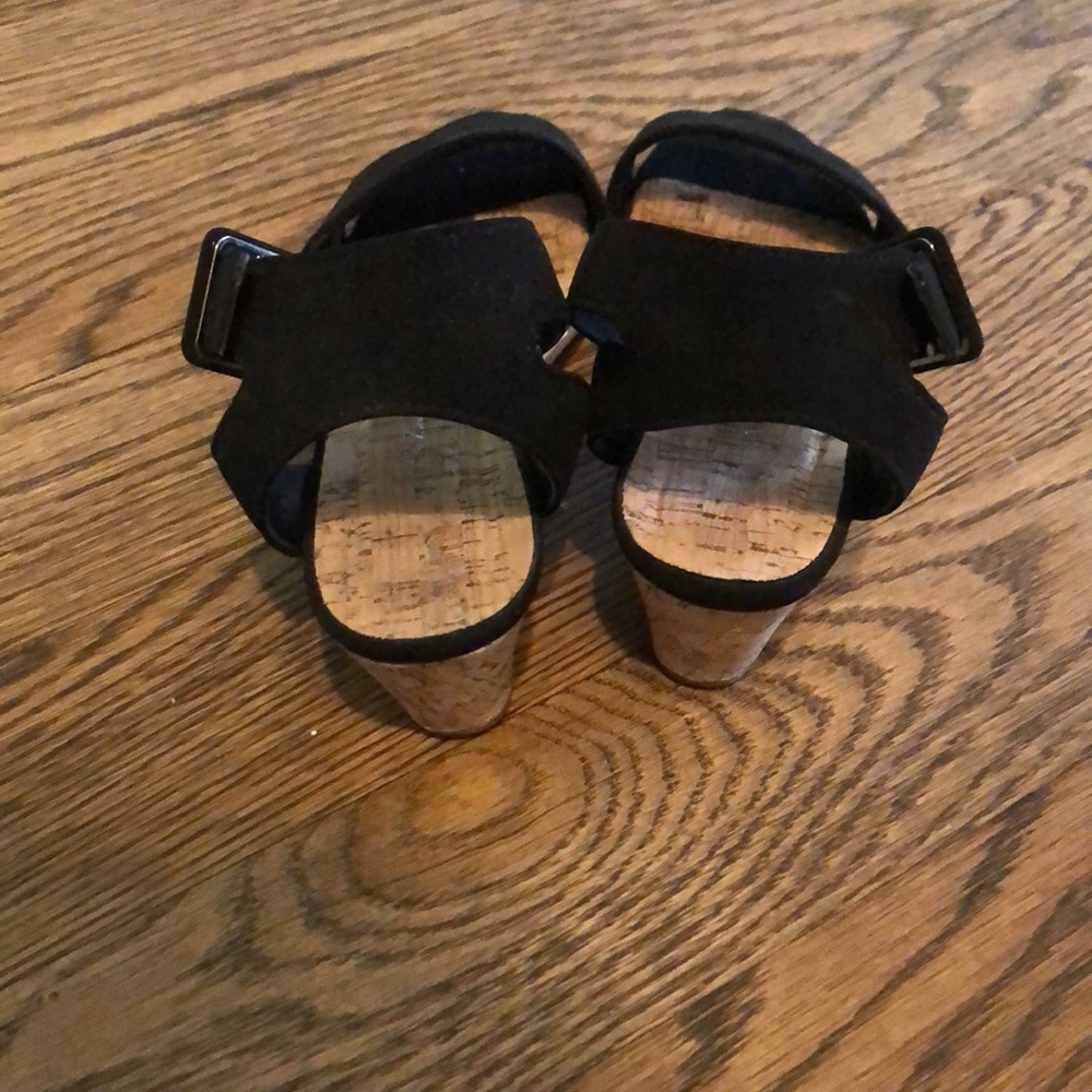 Sandals - Picture 2 of 4